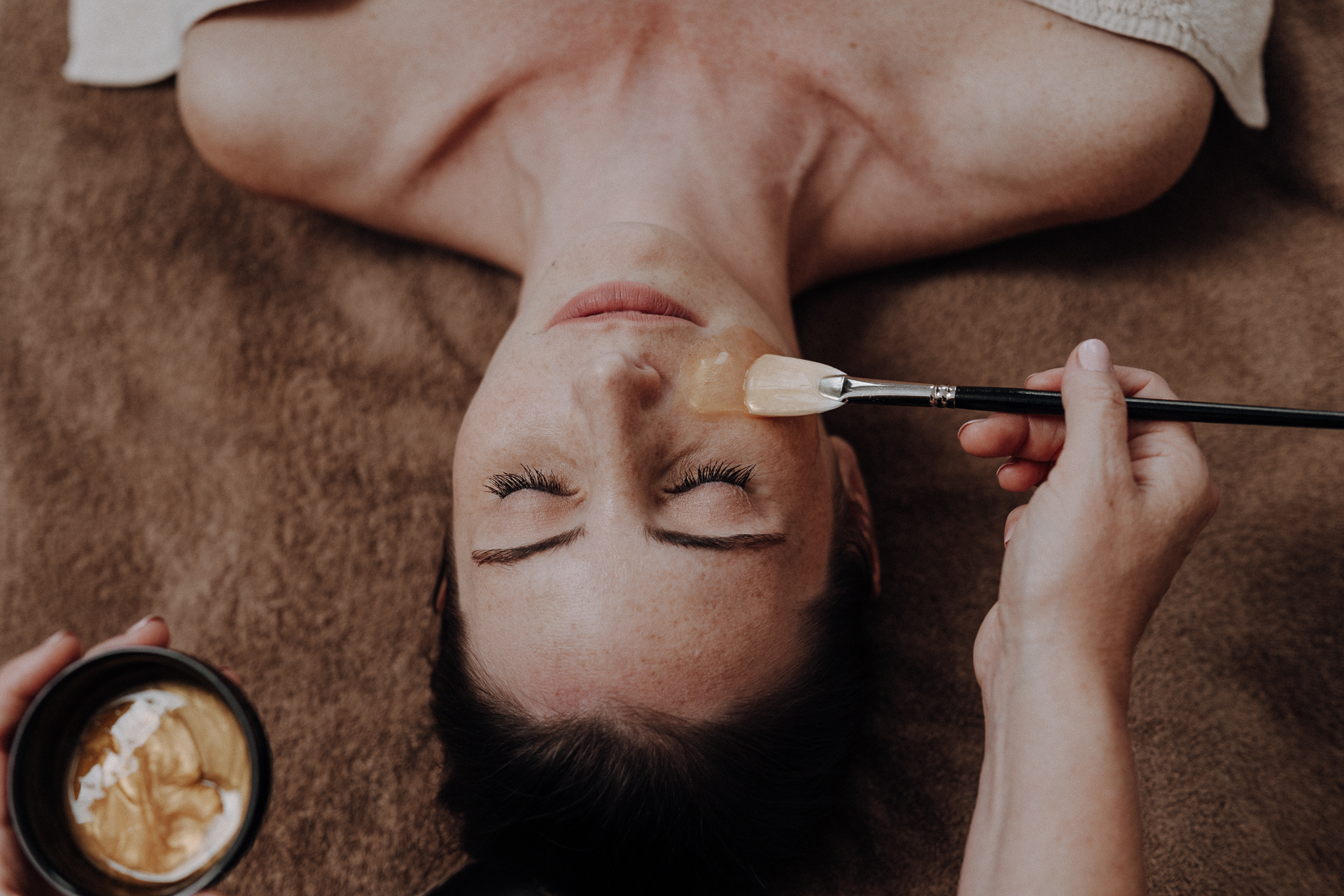 Panorama-Spa mit Innen- und Außenpool im Luxus-Wellnesshotel DAS.GOLDBERG im Salzburger Land