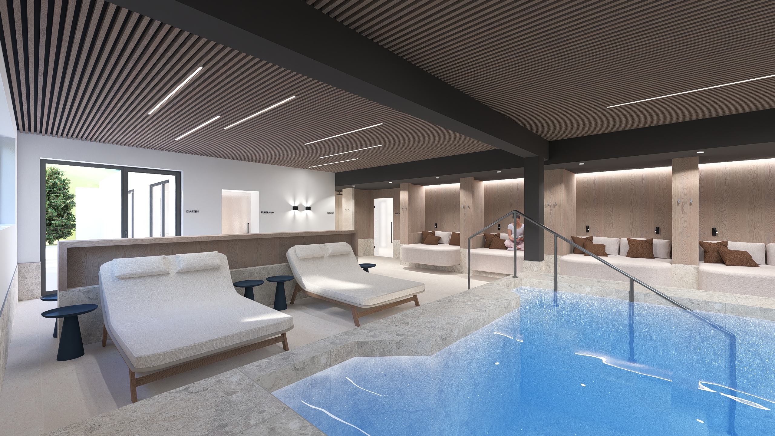 Moderner Wellnessbereich mit Indoorpool, Liegen, Holzdecke und hellen Ruhezonen